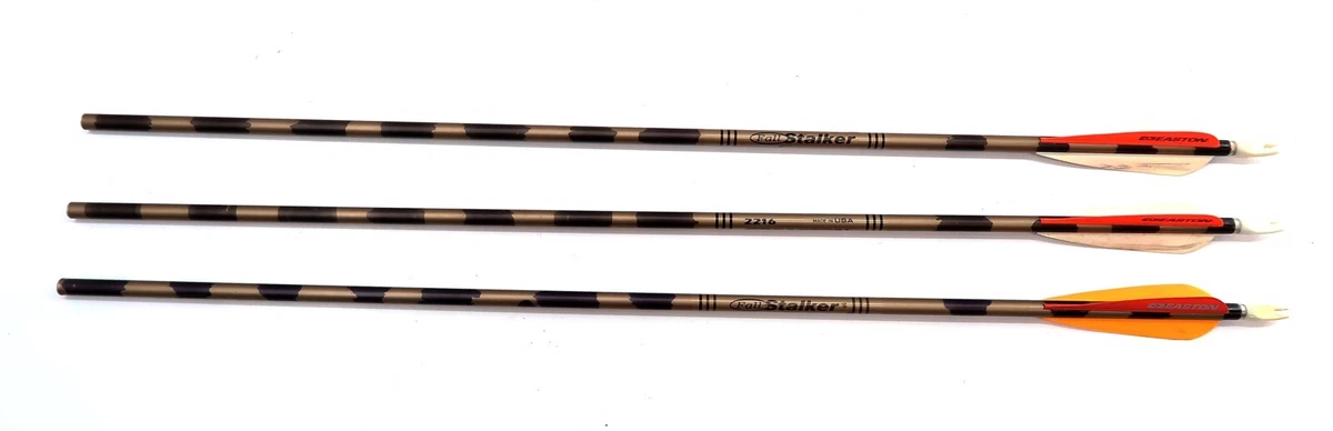 12 Flèches De Tir à L'arc Easton Camo Hunter - Aluminium 30" - Plumes Naturelles - 1816
