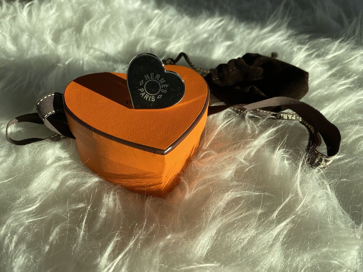 HERMES Heart Scarf Ring Black | eBay HERMES Heart Scarf Ring Black | eBay