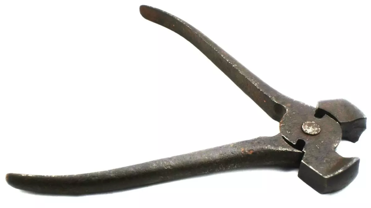 Vintage Wire stripper OR twister NOT Fence Pliers? WEIRD BLACKSMITH MADE