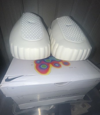 Mind 001 Sail size 11M/12W HQ4307-100 (slight Damage Box)