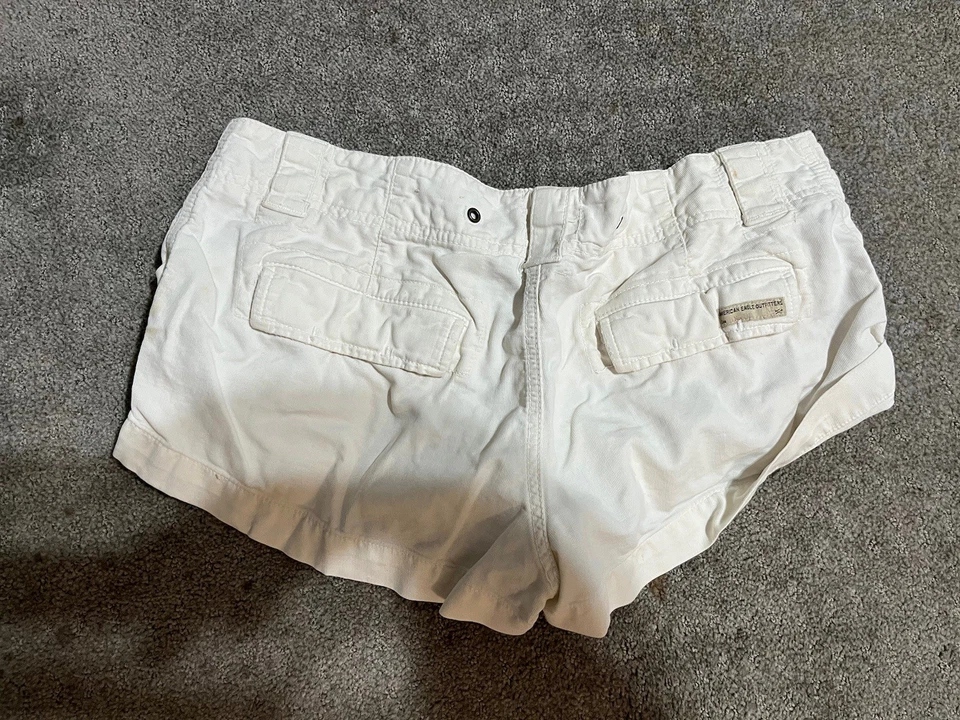Pantalones cortos American Eagle para mujer blancos elásticos talla 10 lisos Foto 2 de 3