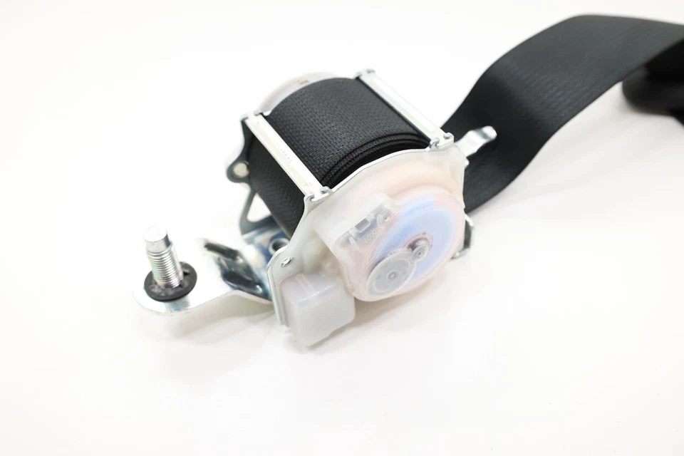 Cinturón de seguridad trasero Nissan Titan 2019 LH 88845-EZ59B Foto 2 de 4