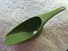 Vintage Avocado Green 1 Cup Plastic Scoop