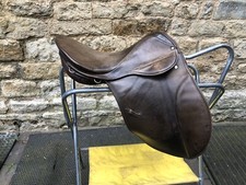 Stubben Parzival Showsattel 17"" schmal/mittel