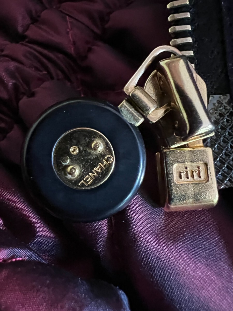 CHANEL 1994A-1995 VINTAGE CC LOGO BURGUNDY JACKET 24K GOLD CHANEL 1994A-1995 VINTAGE CC LOGO BURGUNDY JACKET 24K GOLD