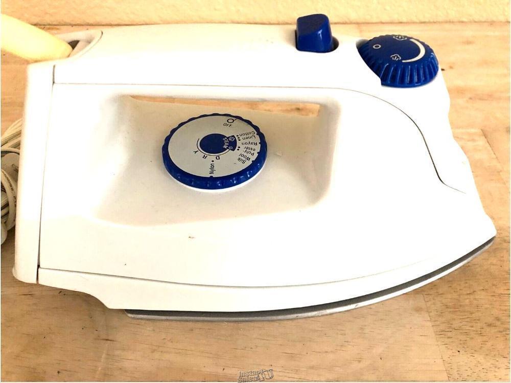 PROCTOR SILEX-Easy Press-17310-Nonstick-Lightweight-Steam Ir