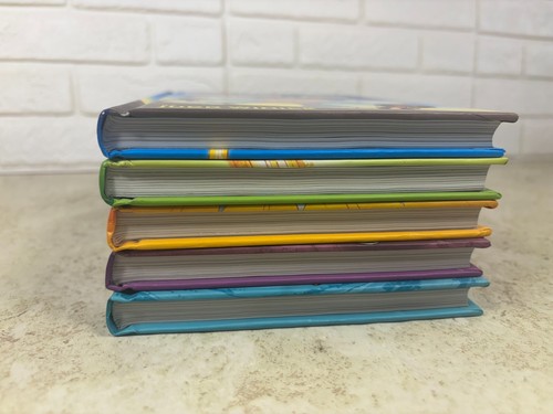 Hilo Set of 5 Hard Cover Series Books By Judd Winick 1-5 Graphic Novels Set of 5 - Picture 14 of 18