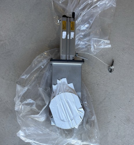 EDWARDS VAT P/N: B90000220 BGV MANUAL GATE VALVE ISO-F 100