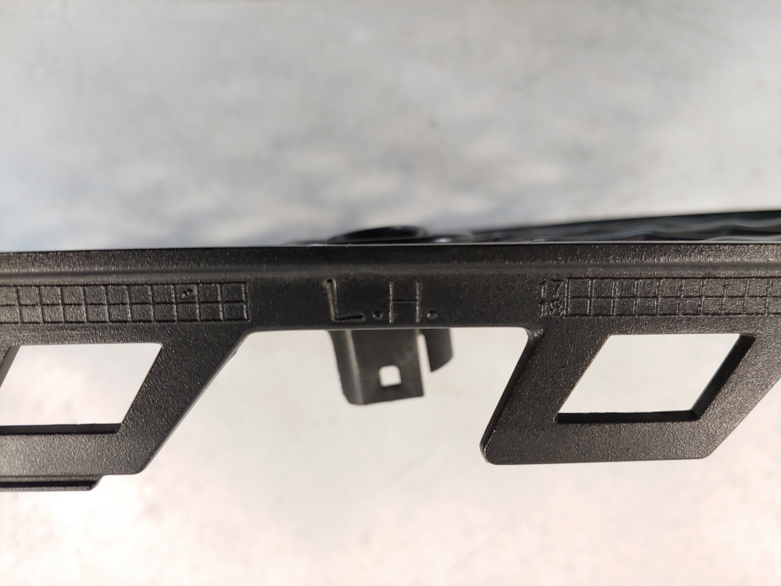 2011-2018 Bentley Continental GT Super Sport OEM LH Bumper Side Grille