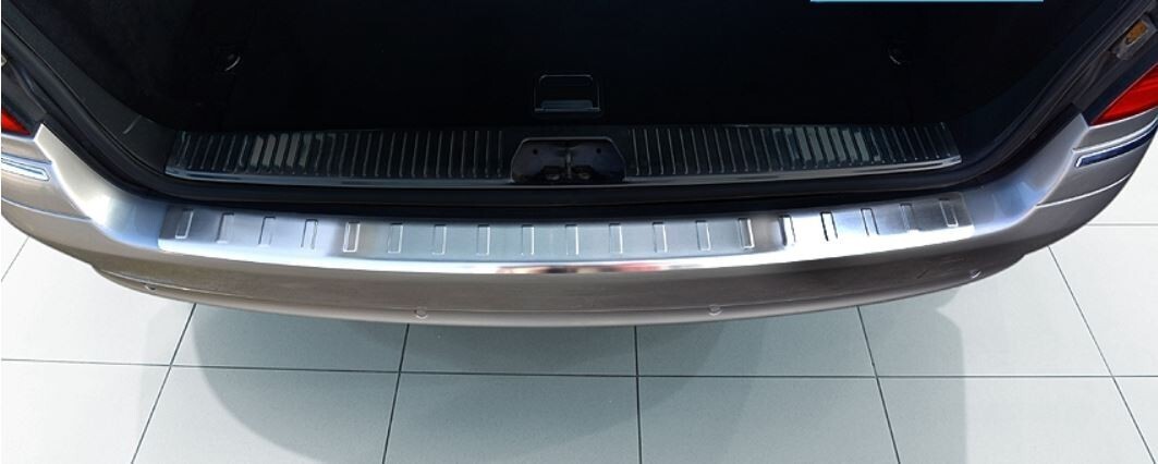 Moulure coffre inox Mercedes W211 Break 2002-2009 : protection hayon arrière