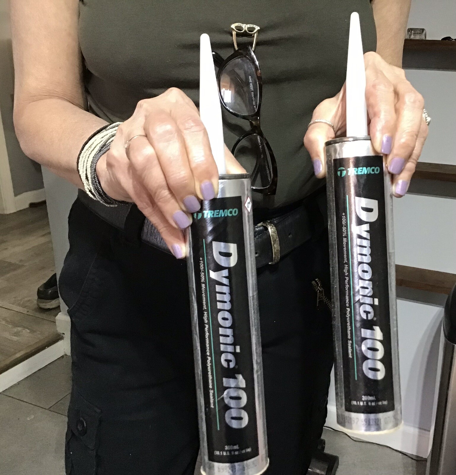 (2) Sellador de poliuretano Tremco Dymonic 100 10,1 oz marfil