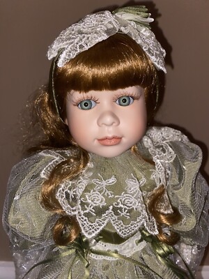 'Lillian' 21' Alberon Collectable Porcelain Doll *in Original Box