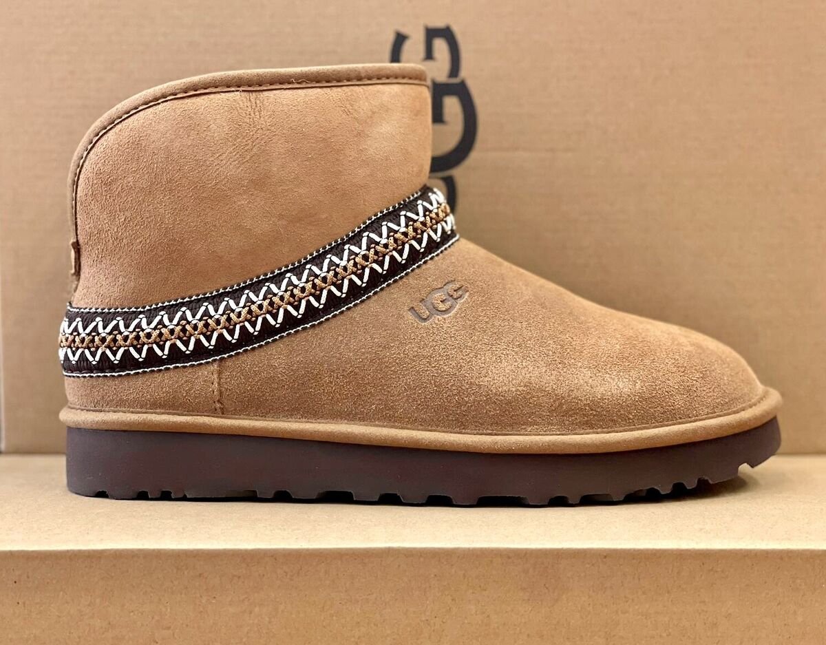 UGG - Women Classic Mini Crescent Chestnut 1158262 Boots NEW UGG - Women Classic Mini Crescent Chestnut 1158262 Boots NEW