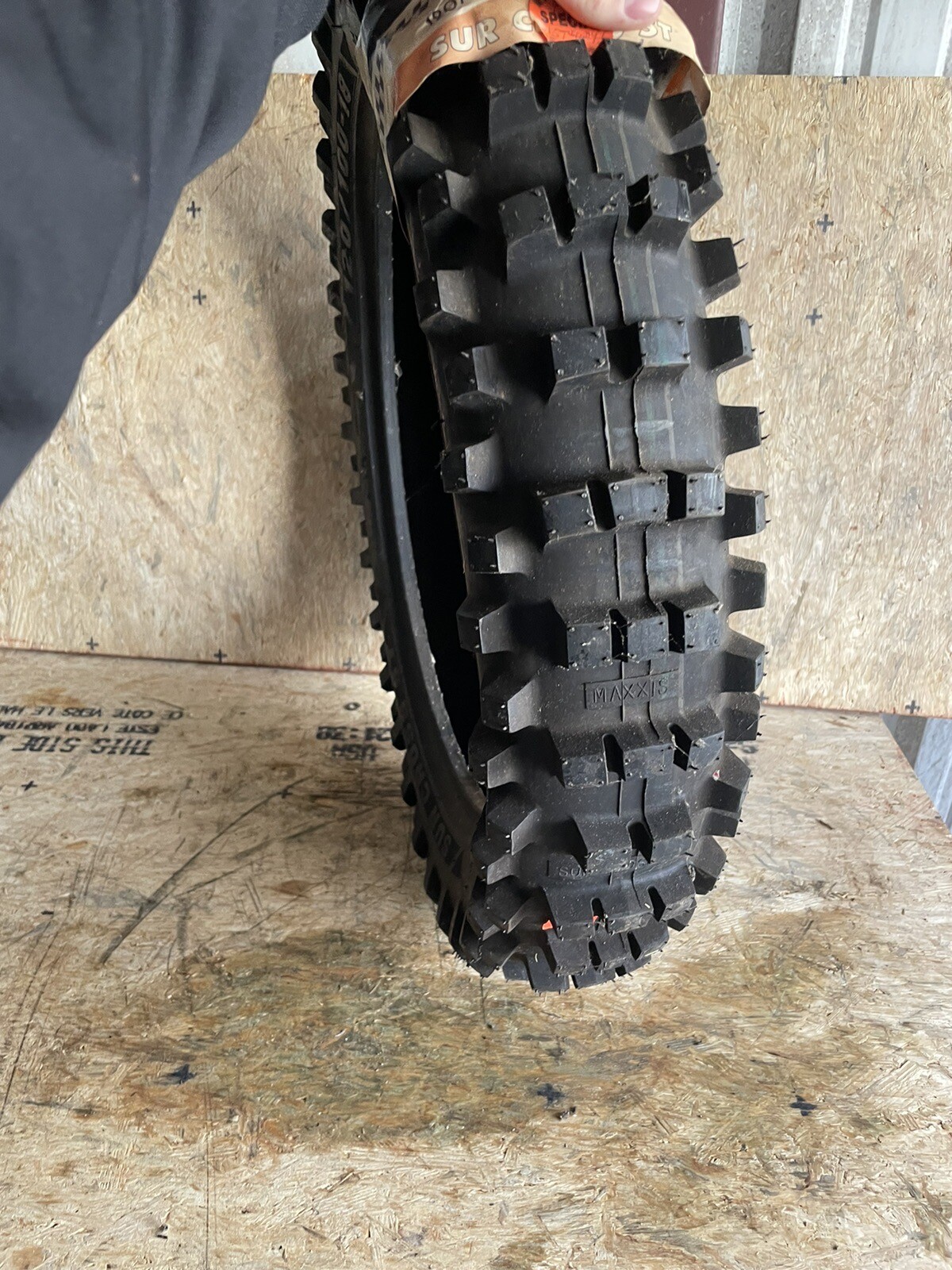 120/100-18 Maxxis Intermediate Trail Sur Cross St Dirt Bike Rear Tire