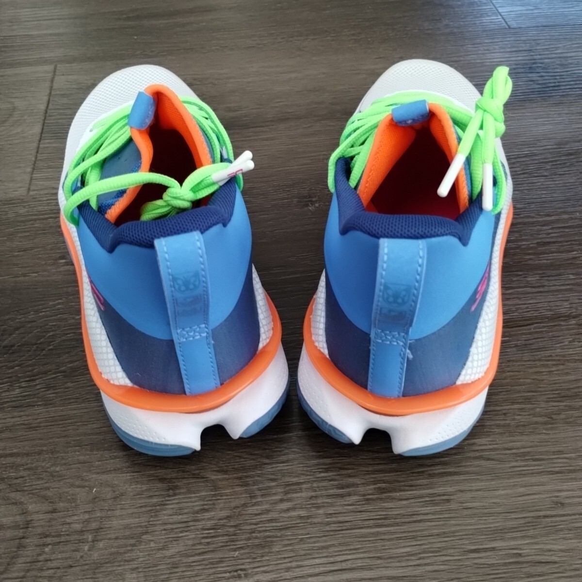 Sz 11 Mens Under Armour Curry 7 Super Soaker Sneakers 3021258-404 Basketball Under Armour Curry 7 Sz 11 Basketball Shoes Super Soaker  main image 2