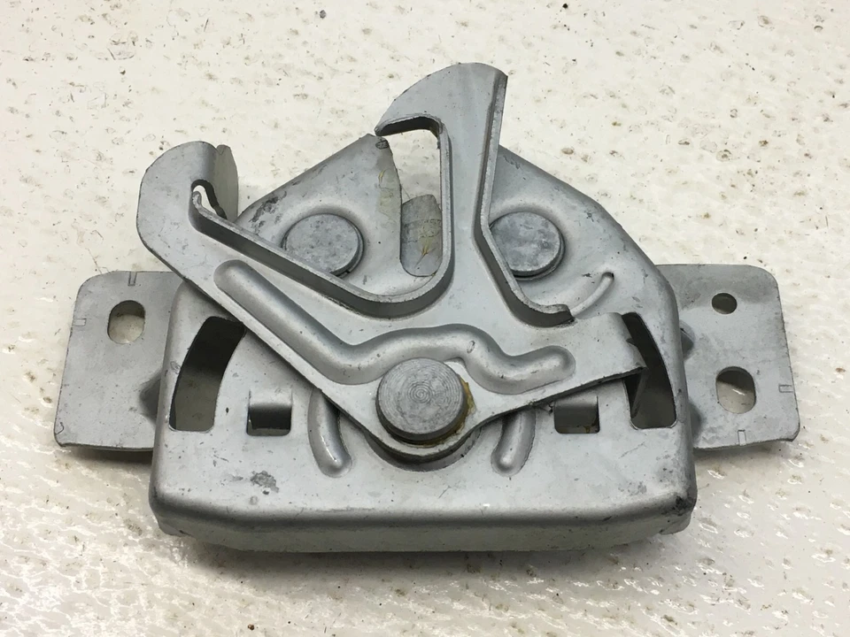 Nuevo de Lote Antiguo Chevy Tracker 1994-97 Pontiac Sunrunner Capó Primario Pestillo 91172221 Foto 3 de 4