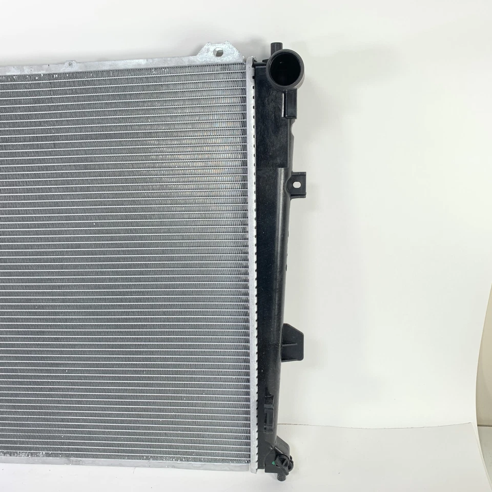 Radiadores CSF 3408 para 07-10 Kia Rondo V6 Foto 3 de 4