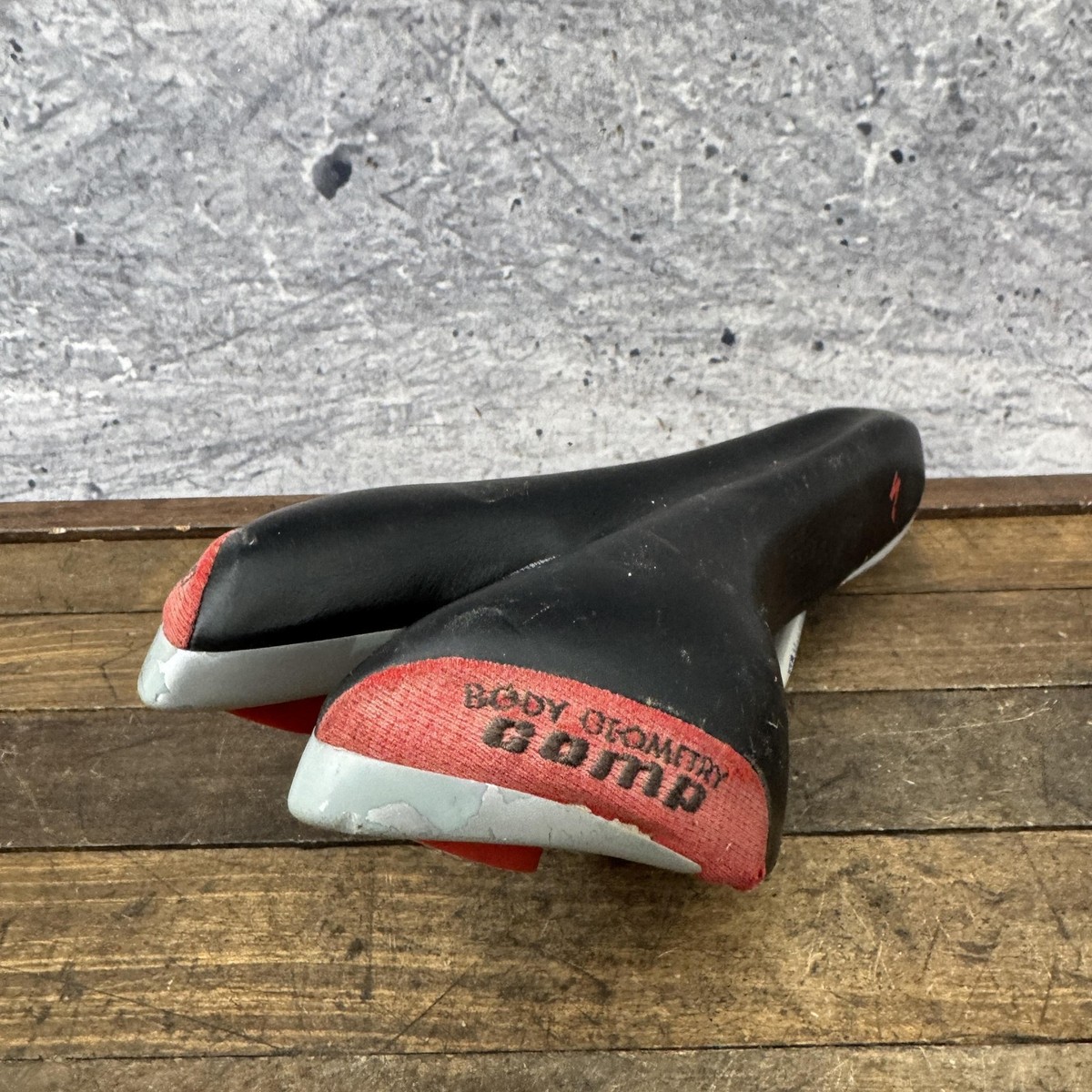Specialized Body Geometry Comp Road Bike Cutout Saddle Black Red