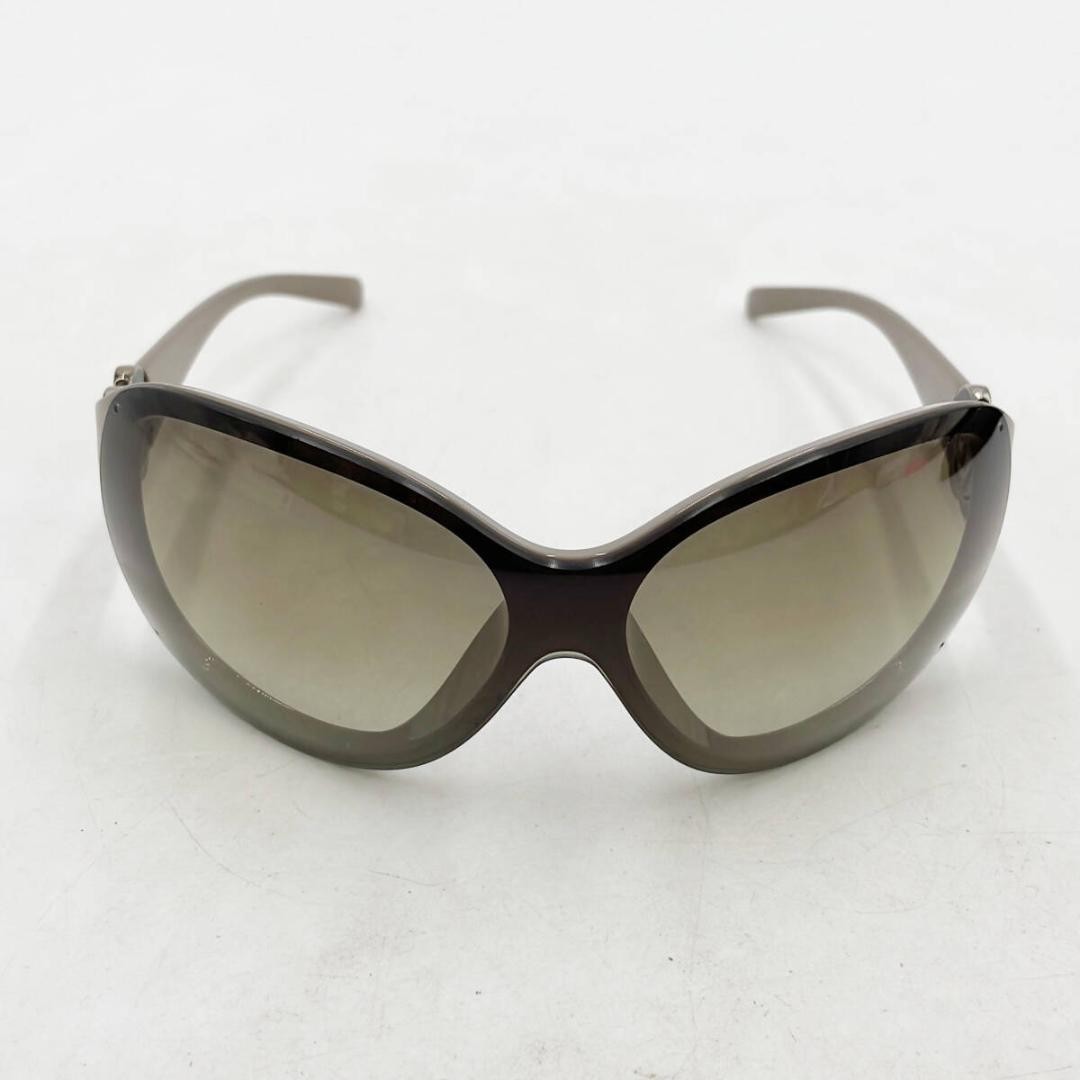 CHANEL Camellia Gray Sunglasses with Coco Mark