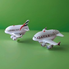 Emirates And Qatar Airlines Pull Back Jumbo Jet Plane Toy Both Sounds & Lights. 
