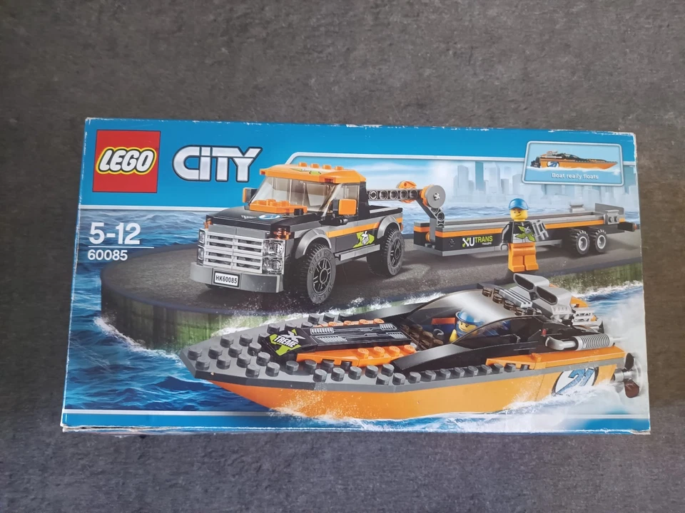 LEGO City 60085 4x4 with Powerboat, photo 2 sur 5