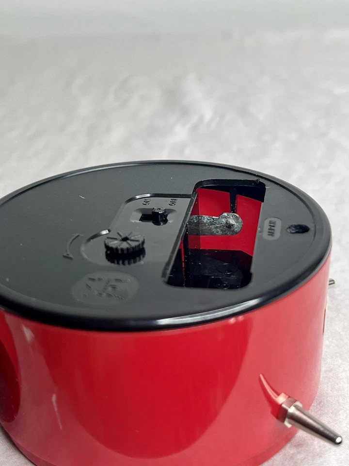 Pokemon Pikachu Relógio Despertador Vermelho TV Tóquio Não À Venda Promo Nintendo FUNCIONANDO - Imagem 4 de 4