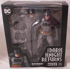 Medicom Toy Mafex 106 BATMAN The Dark Knight Returns Figure 106 w HiddenTag