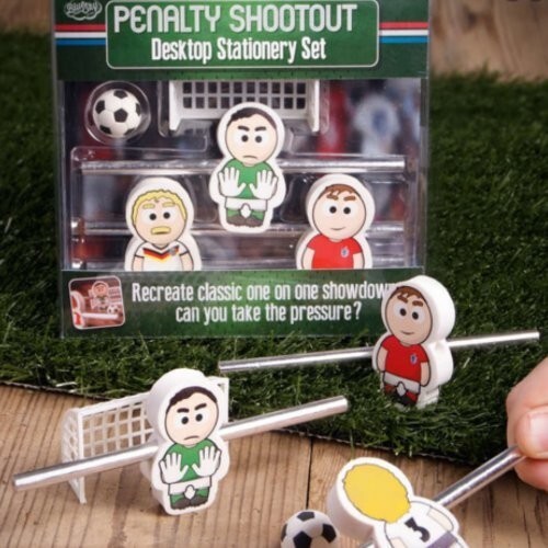 FOOTBALL PENALTY SHOOT OUT Stress Relieving game DESKTOP STATIONERY BRAND NEW
