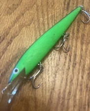 Vintage Rebel Fastrac Jerkbait 5.25” Fl Green  