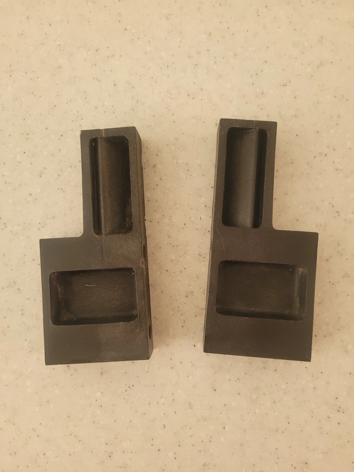 89-98 Geo Tracker Suzuki Sidekick Original Sujeción Trasera Tapa Dura Montaje Derecho Foto 2 de 3