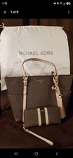Michael Kors Logo Tote Bag Zip w/ Wristlet Wa...