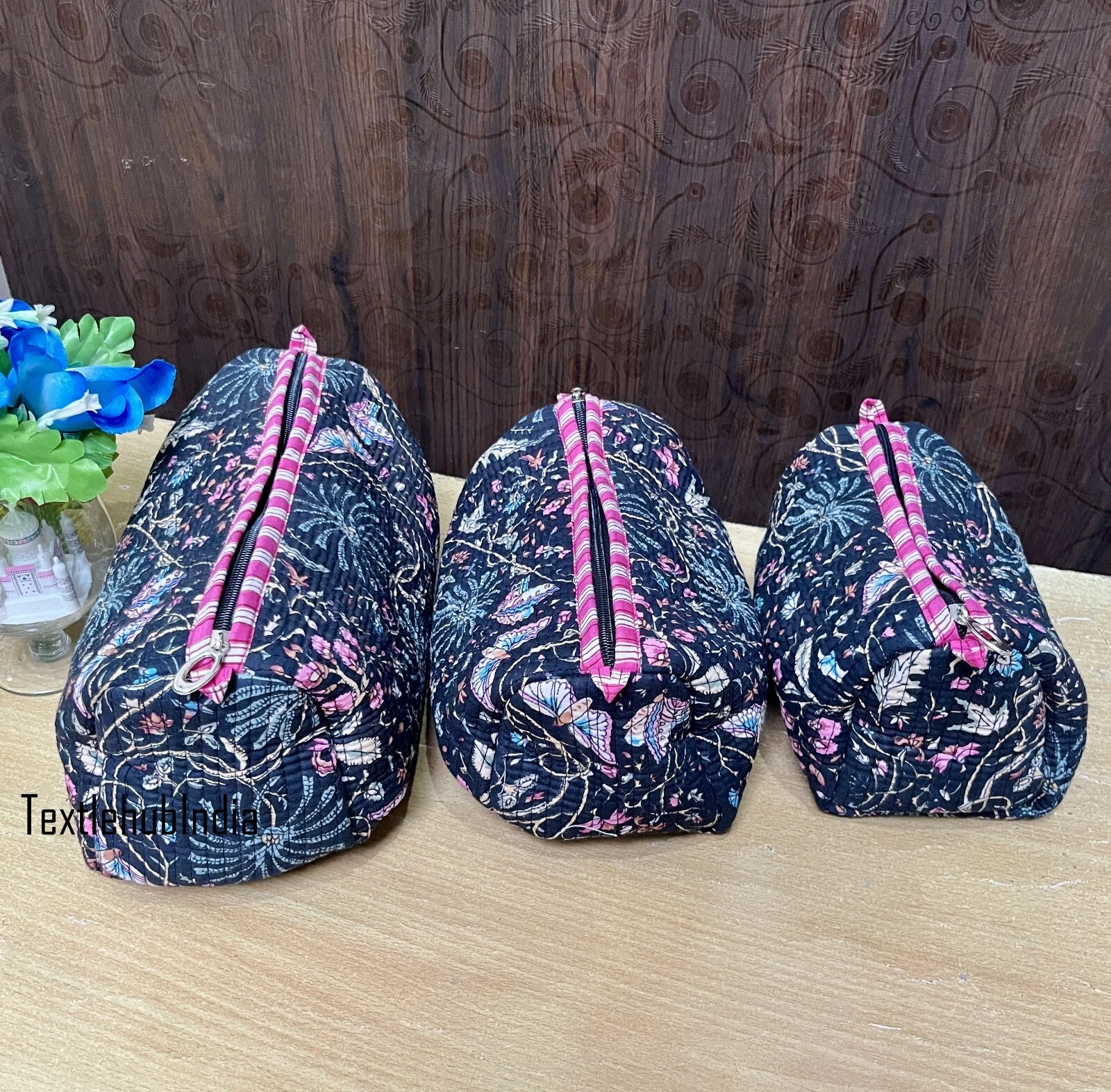 Indian Floral Printed Cotton Quilted Toiletry Purse Cosmetic Storage Bag Of 3 Pc
Opens in a new wind