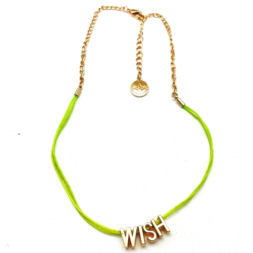 Collar WISH Firmado BCBGeneration Cordón Verde Neón Tono Dorado Foto 2 de 4
