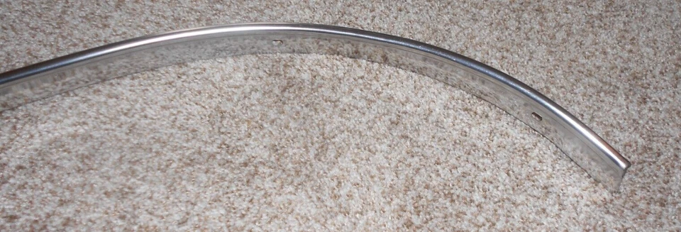 Nuevo NOS GM 1972 Pontiac Luxury Lemans rueda delantera R/H bien moldeado # 487727 raro Foto 4 de 4