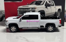 SC 1:64 White Silverado Pickup Truck Sports Model Diecast Metal Car