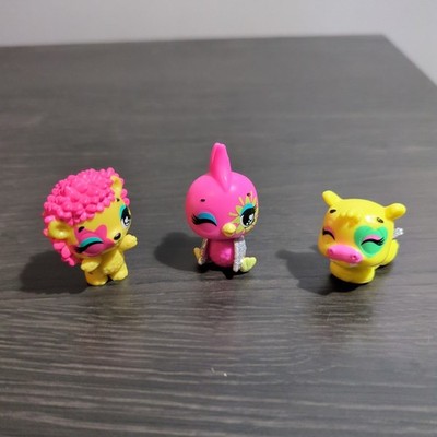 Lot of 3 Hatchimals Colleggtibles Pet Obsessed  Leoriole No Pet Just Base