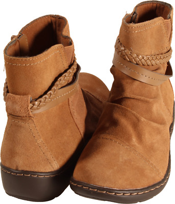 Clarks Cora Braid Womens Ankle Boot Khaki Suede US Size 8.5 WIDE