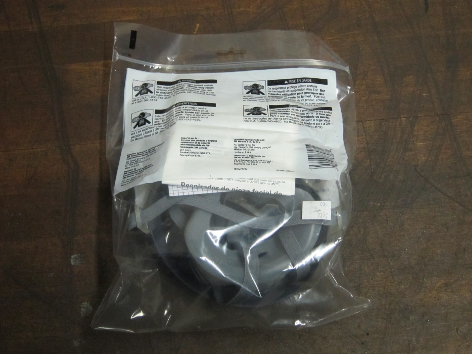 3M 7500 7501/37081 Series Professional Half Facepiece Respirator - Small, New