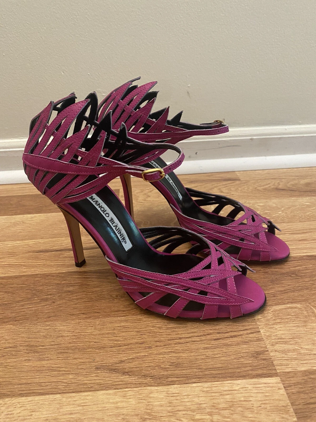 MBT Sandalo nuovo con scatola originale Manolo Blahnik rosa "fiamma" tacco 38 5 8 5 $995