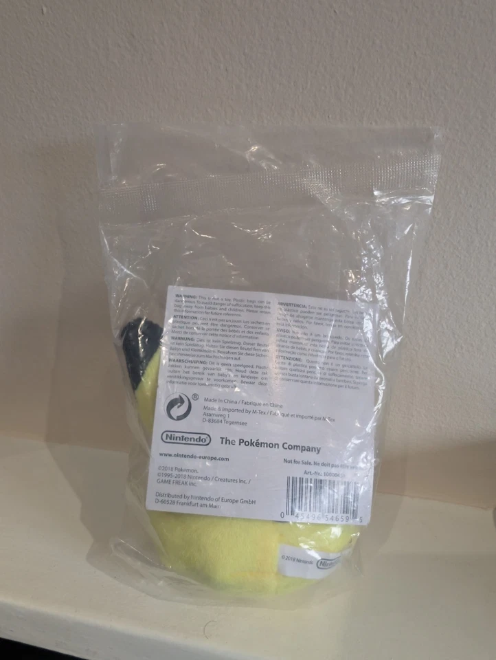 Pokemon Let’s Go Pikachu Plush Keyring - official Nintendo - new and sealed - image 2 of 2