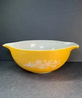 Vintage PYREX “Butterfly Gold” #443 2.5 Qt Cinderella Mixing Bowl - EXCELLENT
