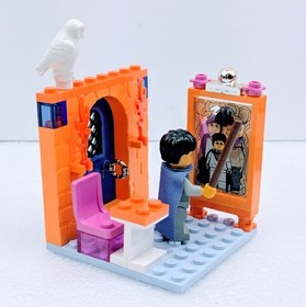 Lego 4721,  Hogwarts Classroom, Harry Potter, 100% Complete w/ backdrop & manual