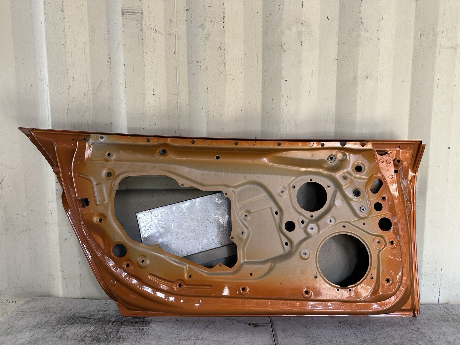2008 - 2015 AUDI R8 FRONT LEFT DRIVER SIDE DOOR SHELL OEM 420831311