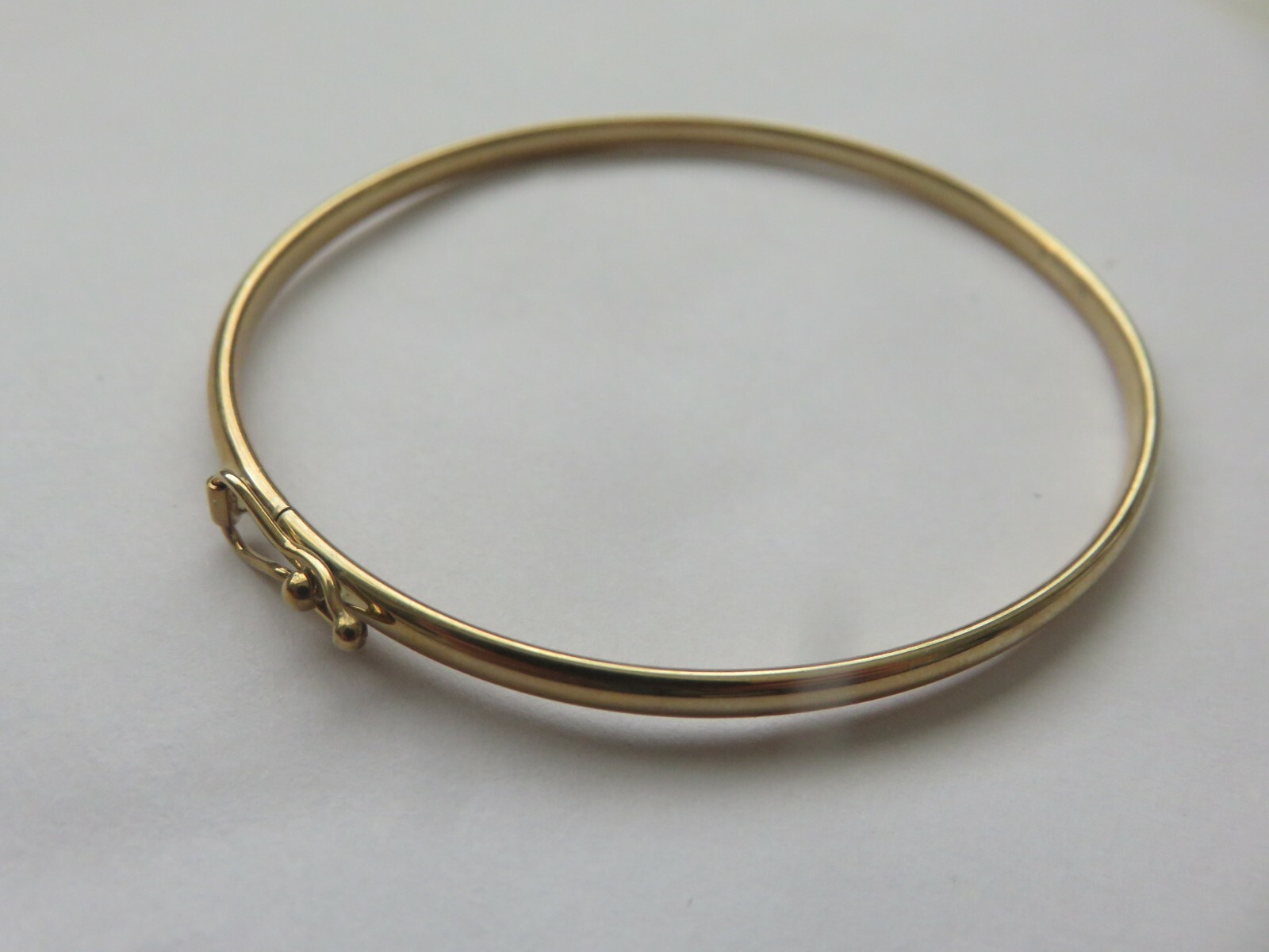 9 Carat Yellow Gold 3mm Bangle with Tongue and Safety Catch-image