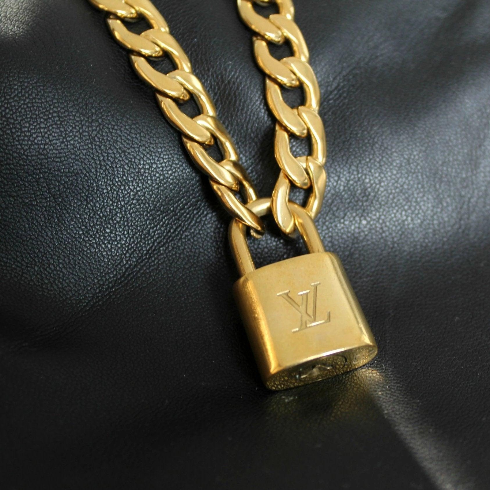 Louis Vuitton Padlock with Chunky Chain Necklace For Him