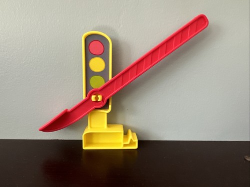 Peppa Pig All Around Town Replacement Train Track Traffic Signal Piece - Picture 2 of 6