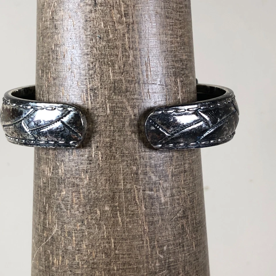 Chico's Women CH-208 Dress Silver Tone Bangle Square Quartz 24mm Watch 6 1/4" - Image 4 of 4