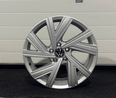 Original VW Golf 8 GTI 18 Zoll Bergamo Alufelge Silber 5H0601025AB /AE 7,5J ET51