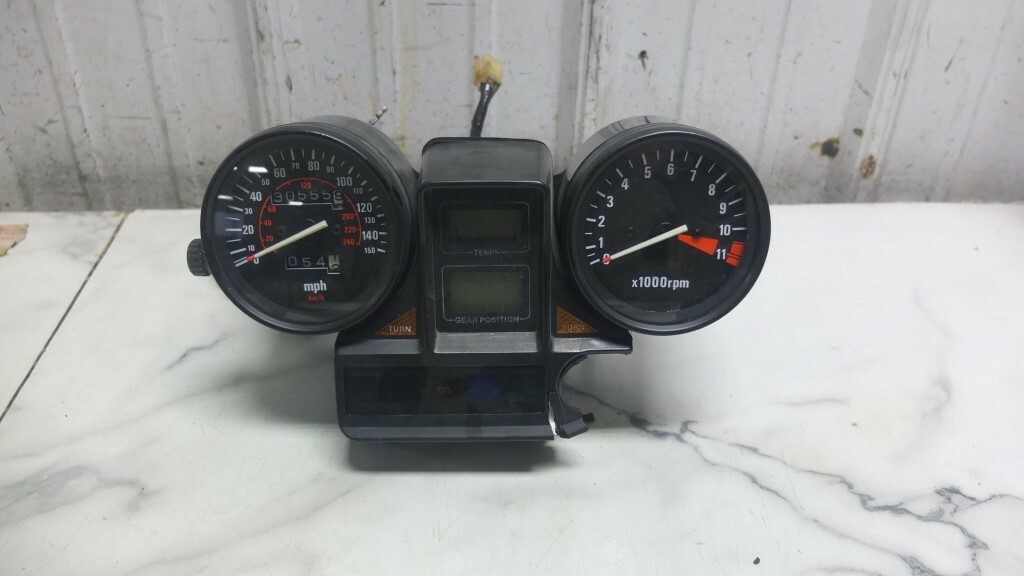 ホンダ　スピードメーター　ナナハン　SABRE 84 Honda VF700 VF 700 S Sabre Gauges Meters Speedometer