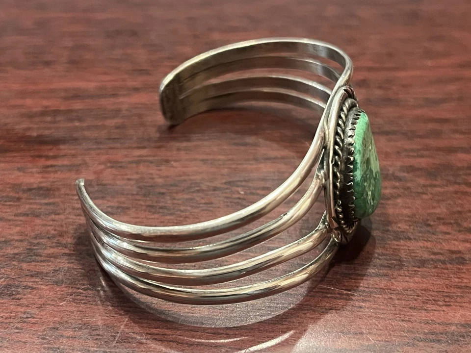 SW Sterling Silver Green Turquoise Cuff Bracelet - 20.9g - Fits to 6.75" - Image 4 of 4